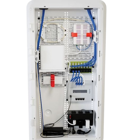 DA8400WH 8-Port Switch: 4-Port Network, 4-Port PoE+